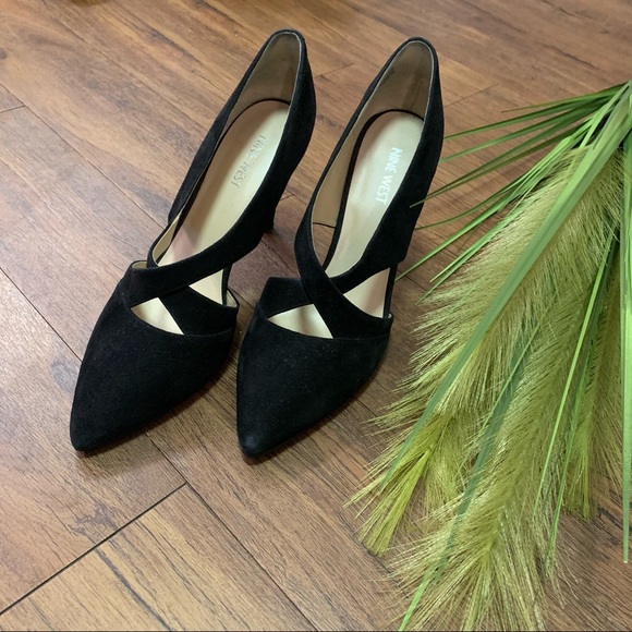 Nine West Suede Black Heels - Picture 4 of 10